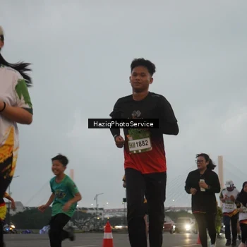 Runner Photo 7726919