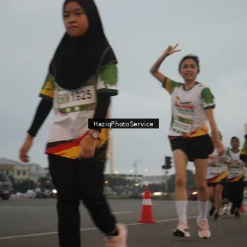 Runner Photo 7726933