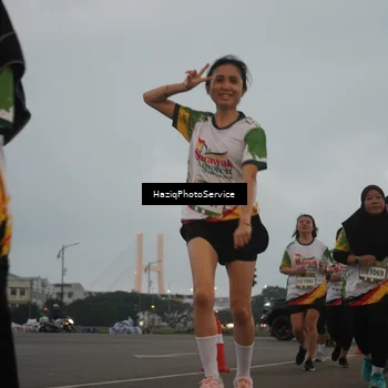 Runner Photo 7726954