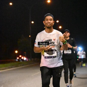 Runner Photo 7726969