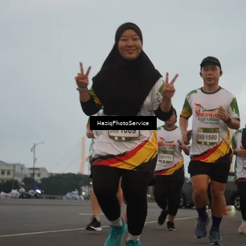 Runner Photo 7726973