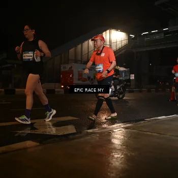 Runner Photo 7726991