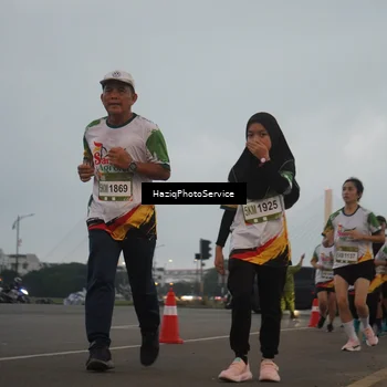 Runner Photo 7726997