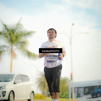 Runner Photo 7727013