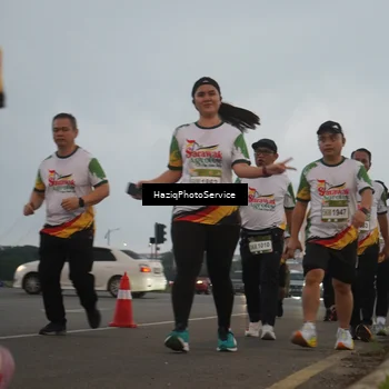 Runner Photo 7727035