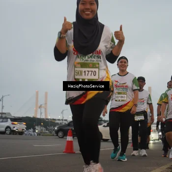 Runner Photo 7727040