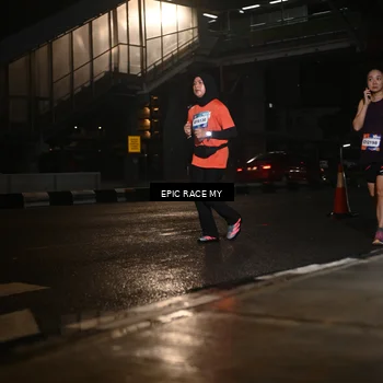 Runner Photo 7727057