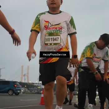 Runner Photo 7727095