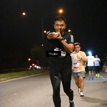Runner Photo 7727112
