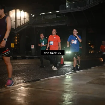 Runner Photo 7727113