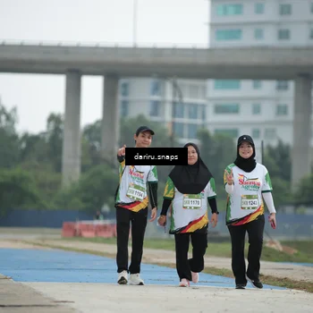 Runner Photo 7727115