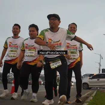 Runner Photo 7727116