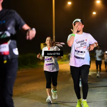 Runner Photo 7727129