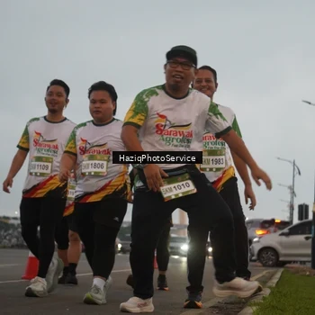 Runner Photo 7727130