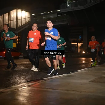 Runner Photo 7727133