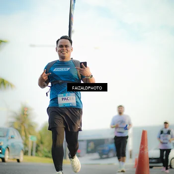 Runner Photo 7727138
