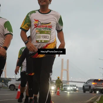 Runner Photo 7727153