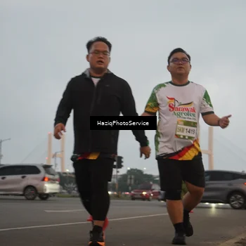 Runner Photo 7727162