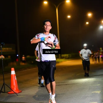 Runner Photo 7727189