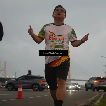 Runner Photo 7727193