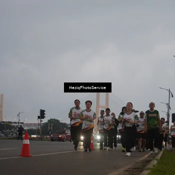 Runner Photo 7727244