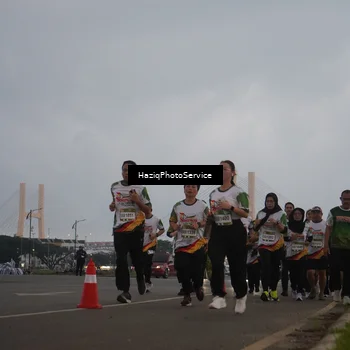 Runner Photo 7727273
