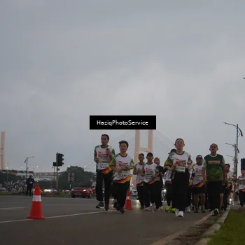 Runner Photo 7727274