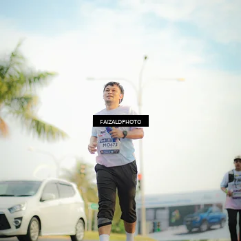 Runner Photo 7727331