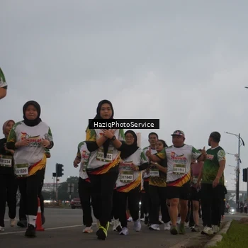 Runner Photo 7727335