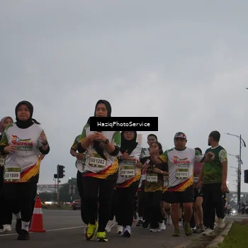 Runner Photo 7727338