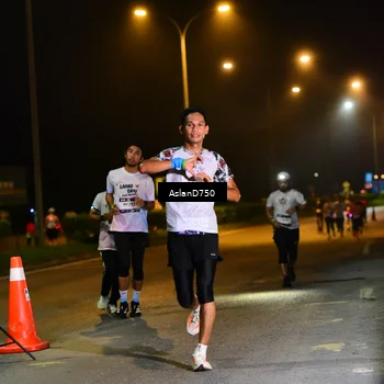 Runner Photo 7727355