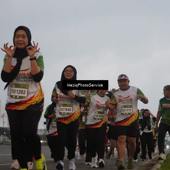 Runner Photo 7727384