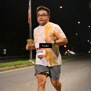 Runner Photo 7727390