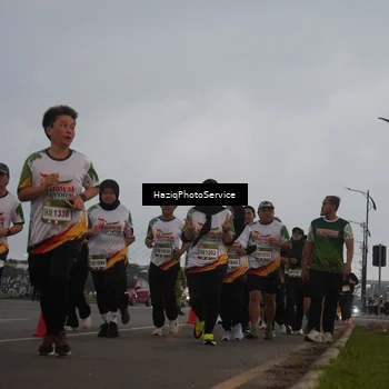 Runner Photo 7727400