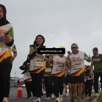 Runner Photo 7727402
