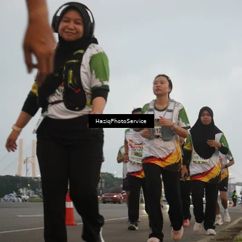 Runner Photo 7727570