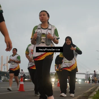 Runner Photo 7727585