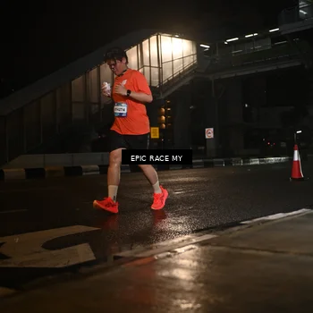 Runner Photo 7727590