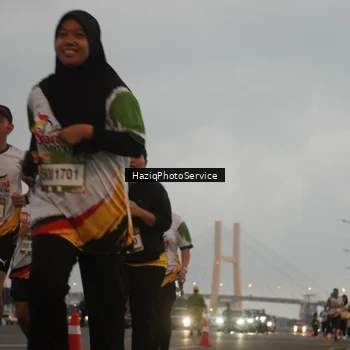 Runner Photo 7727616