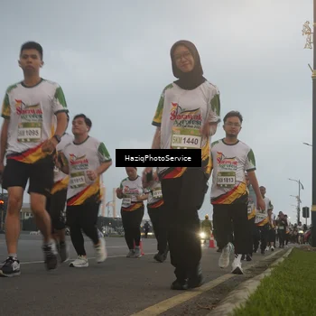 Runner Photo 7727638