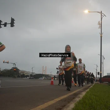 Runner Photo 7727647