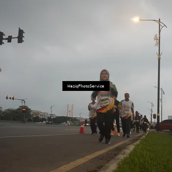 Runner Photo 7727669