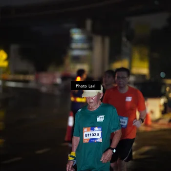 Runner Photo 7727677