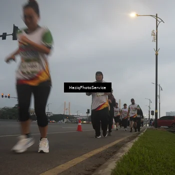 Runner Photo 7727704