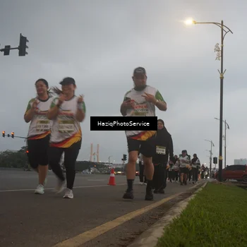Runner Photo 7727770