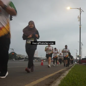 Runner Photo 7727784