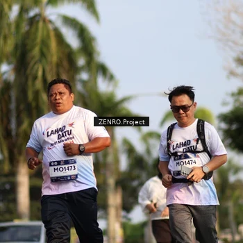 Runner Photo 7727807