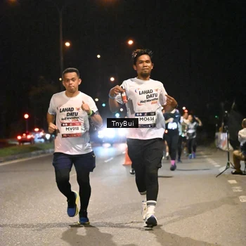 Runner Photo 7727848
