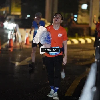 Runner Photo 7727897
