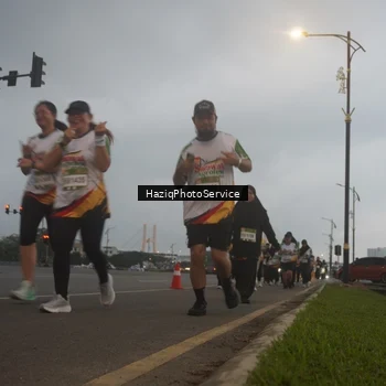 Runner Photo 7727899